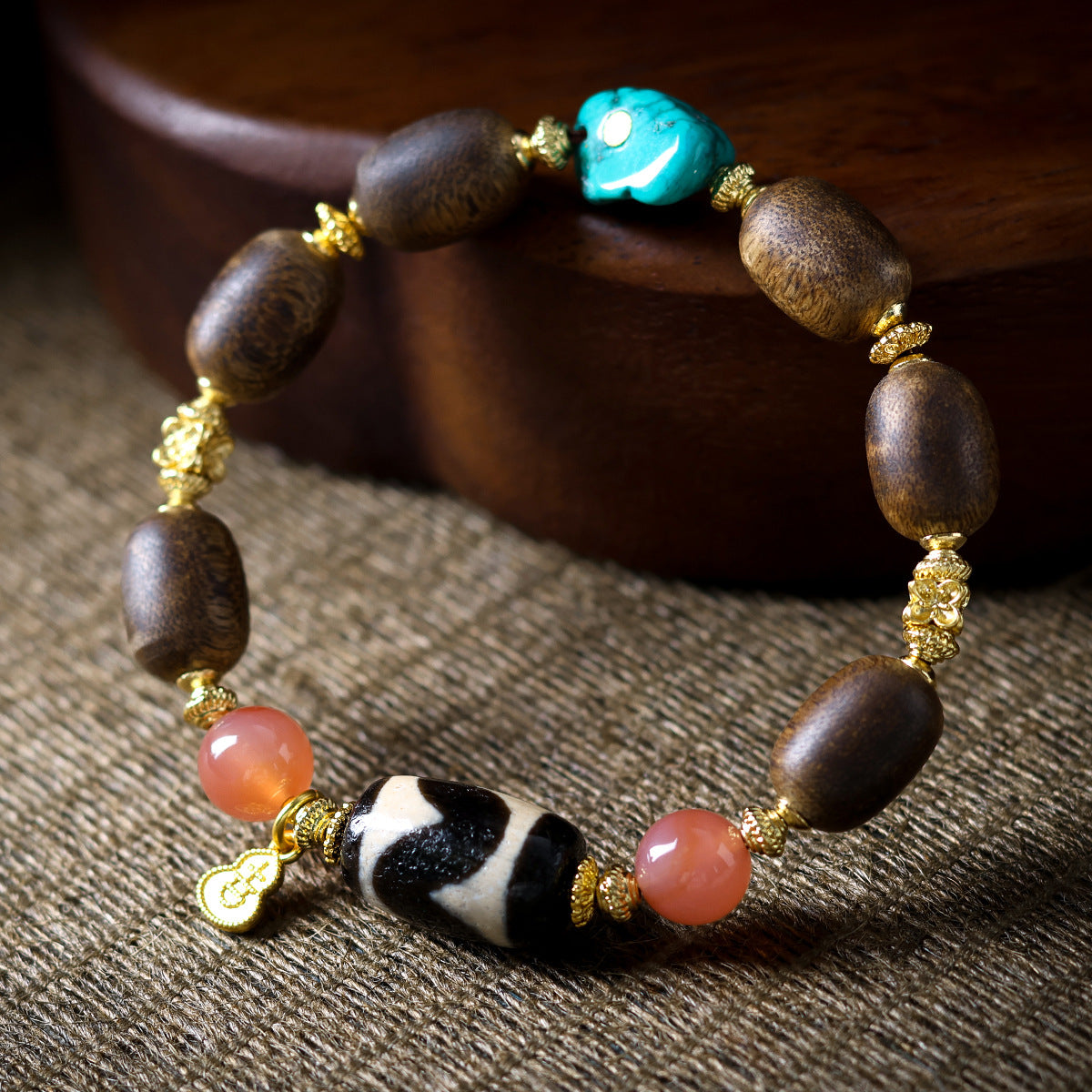 ZenHima Green Qi Nan Agarwood with Tibetan Tiger Tooth Dzi Bead Bracelet - ZENHIMA