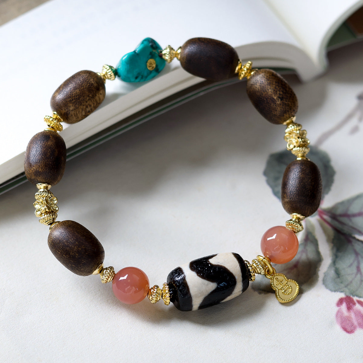 ZenHima Green Qi Nan Agarwood with Tibetan Tiger Tooth Dzi Bead Bracelet - ZENHIMA