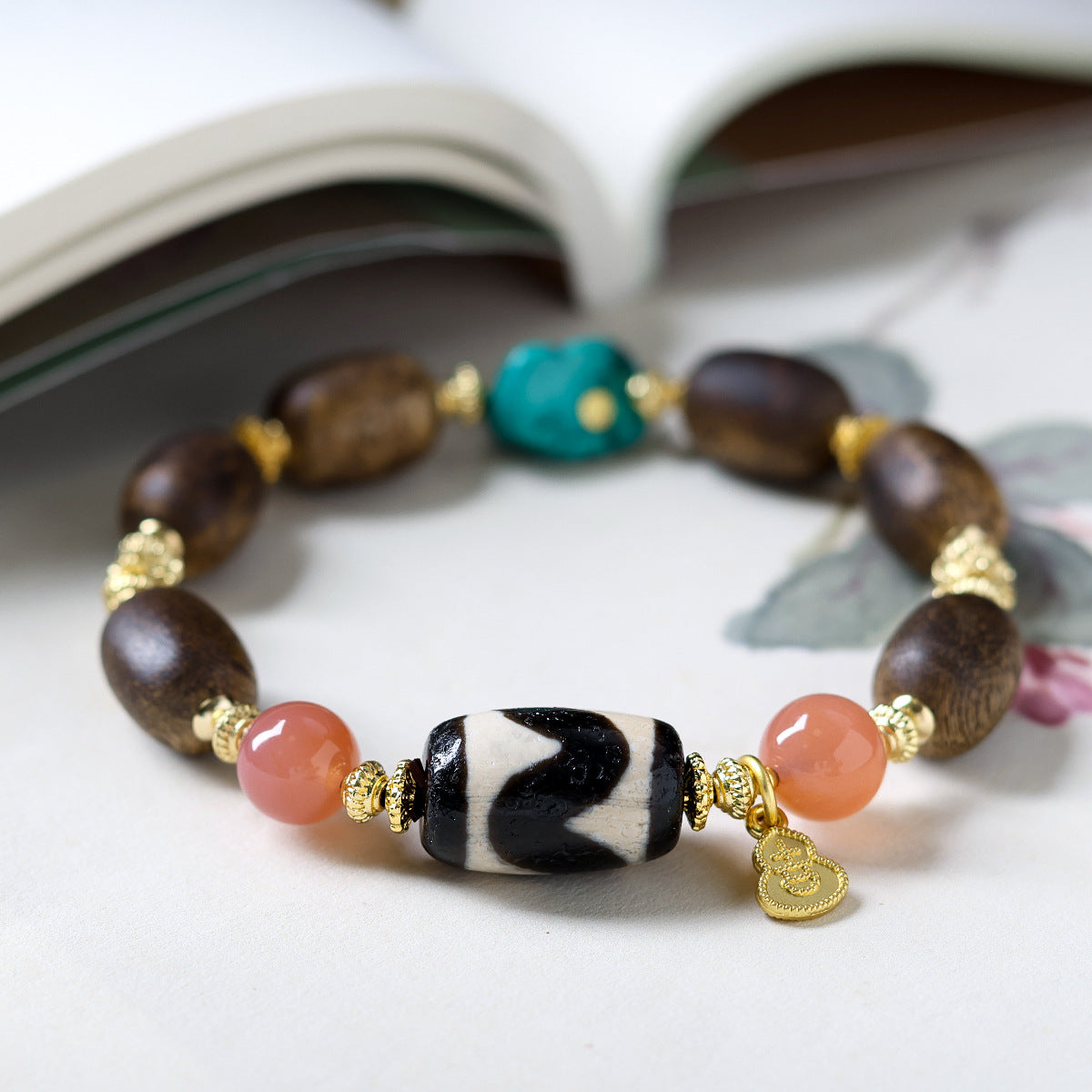 ZenHima Green Qi Nan Agarwood with Tibetan Tiger Tooth Dzi Bead Bracelet - ZENHIMA