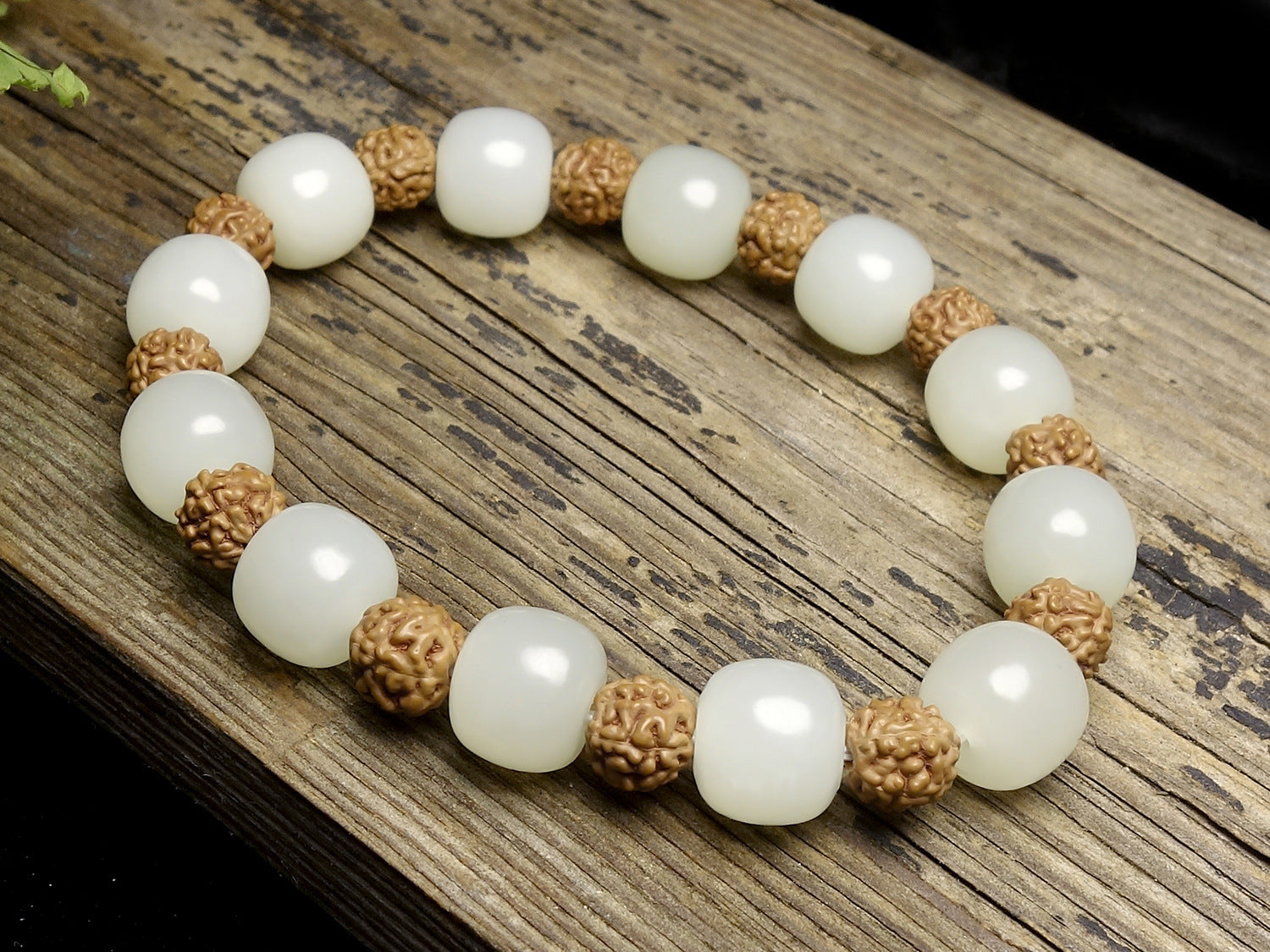 8b379260-2742-44d5-a2bc-33044150e1db