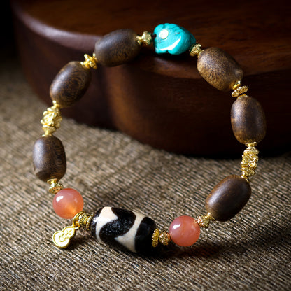 ZenHima Green Qi Nan Agarwood with Tibetan Tiger Tooth Dzi Bead Bracelet - ZENHIMA