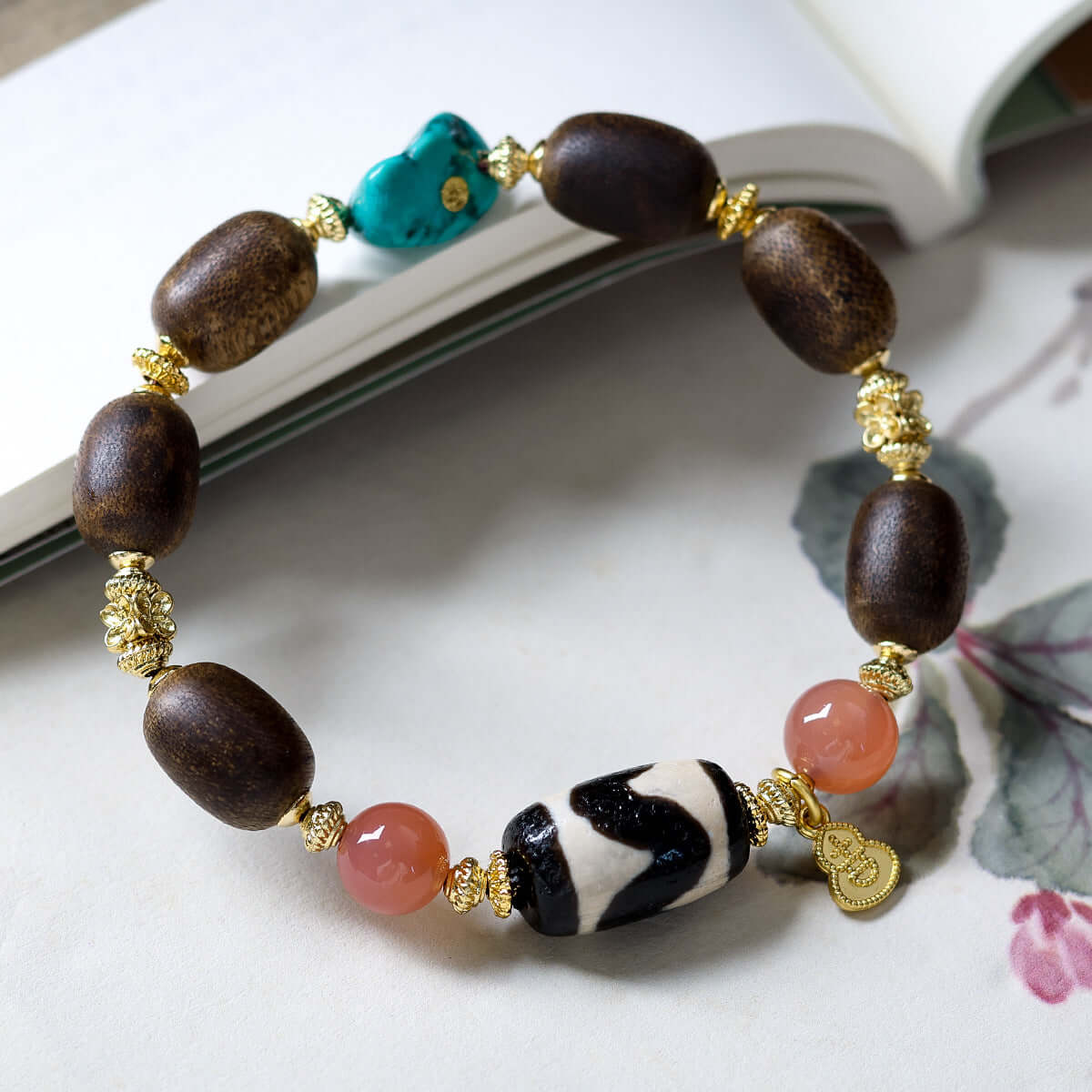 ZenHima Green Qi Nan Agarwood with Tibetan Tiger Tooth Dzi Bead Bracelet - ZENHIMA